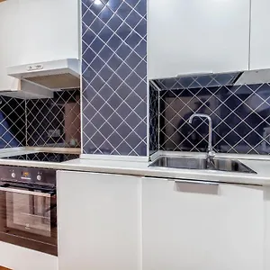 https://abrikosovoe-parfe.hotels-in-astana.com